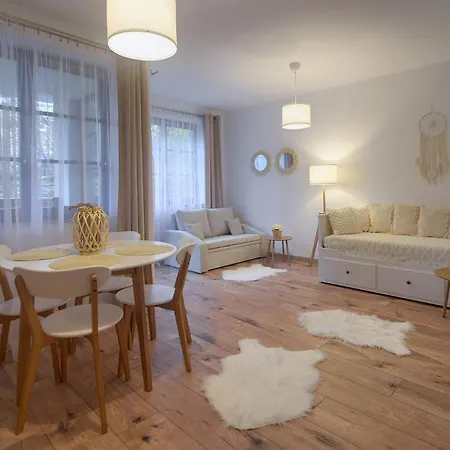 Funkcjonalne I Stylowe Sun Seasons 24 W Karpaczu By Renters 아파트 카르파츠