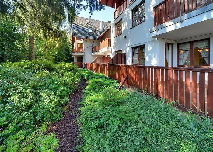 Funkcjonalne I Stylowe Sun Seasons 24 W Karpaczu By Renters Apartment