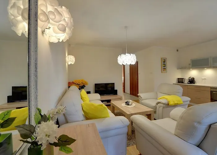 Funkcjonalne I Stylowe Sun Seasons 24 W Karpaczu By Renters Apartment *