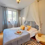 Funkcjonalne I Stylowe Sun Seasons 24 W Karpaczu By Renters 아파트 카르파츠