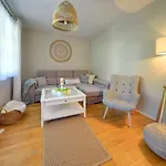 Funkcjonalne I Stylowe Sun Seasons 24 W Karpaczu By Renters 아파트 카르파츠