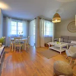 Funkcjonalne I Stylowe Sun Seasons 24 W Karpaczu By Renters 아파트