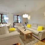 Funkcjonalne I Stylowe Sun Seasons 24 W Karpaczu By Renters 아파트 카르파츠