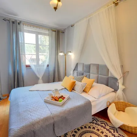 Funkcjonalne I Stylowe Sun Seasons 24 W Karpaczu By Renters Daire Karpacz