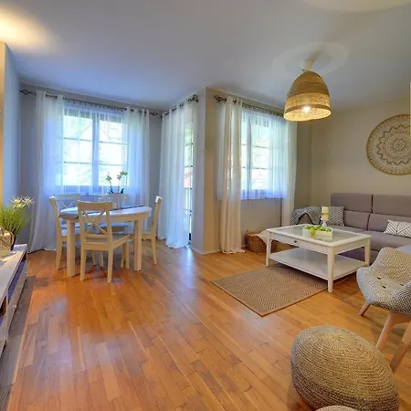 Funkcjonalne I Stylowe Sun Seasons 24 W Karpaczu By Renters Apartamento