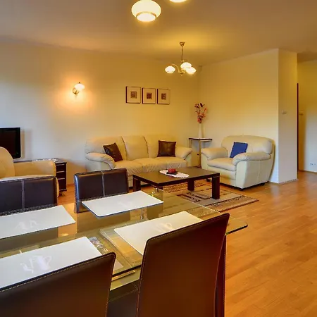 Apartament Funkcjonalne I Stylowe Sun Seasons 24 W Karpaczu By Renters *