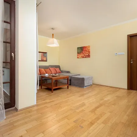 Funkcjonalne I Stylowe Sun Seasons 24 W Karpaczu By Renters Daire