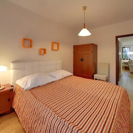 Funkcjonalne I Stylowe Sun Seasons 24 W Karpaczu By Renters Daire *