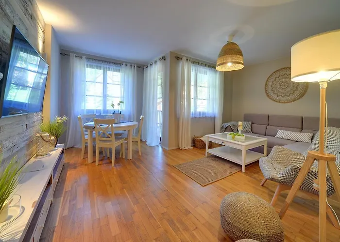 Funkcjonalne I Stylowe Apartamenty Sun Seasons 24 W Karpaczu By Noclegi Renters Apartment